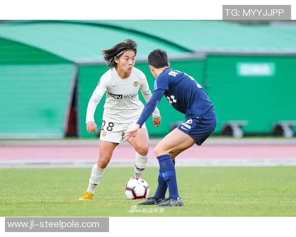 足球明星蜡像欣赏指南如何辨别真实与艺术的完美结合